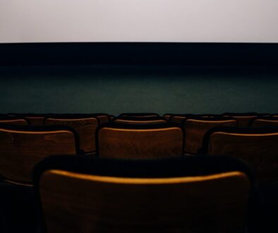 Dokumentalne filmy polskie, które musisz zobaczyć: od klasyków do nowości